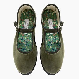 NWOT Cayumas Boheme Verde Oliva Mary Jane Flats